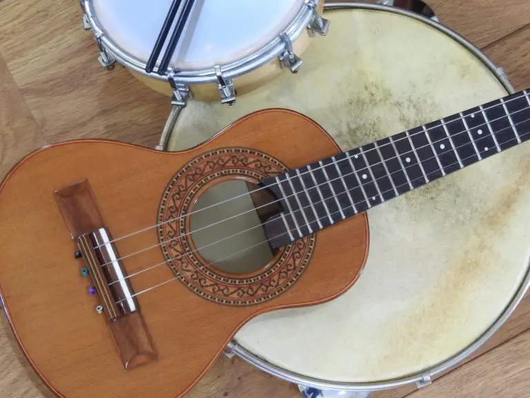 Cavaquinho vs Ukulele – What’s the Difference Between The Cavaquinho And The Ukulele?