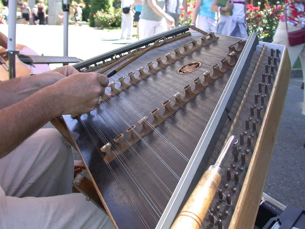 Learning the Hammered Dulcimer