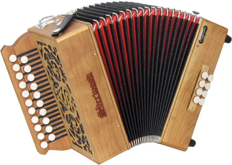 What is the Difference Between the Melodeon and Accordion? The