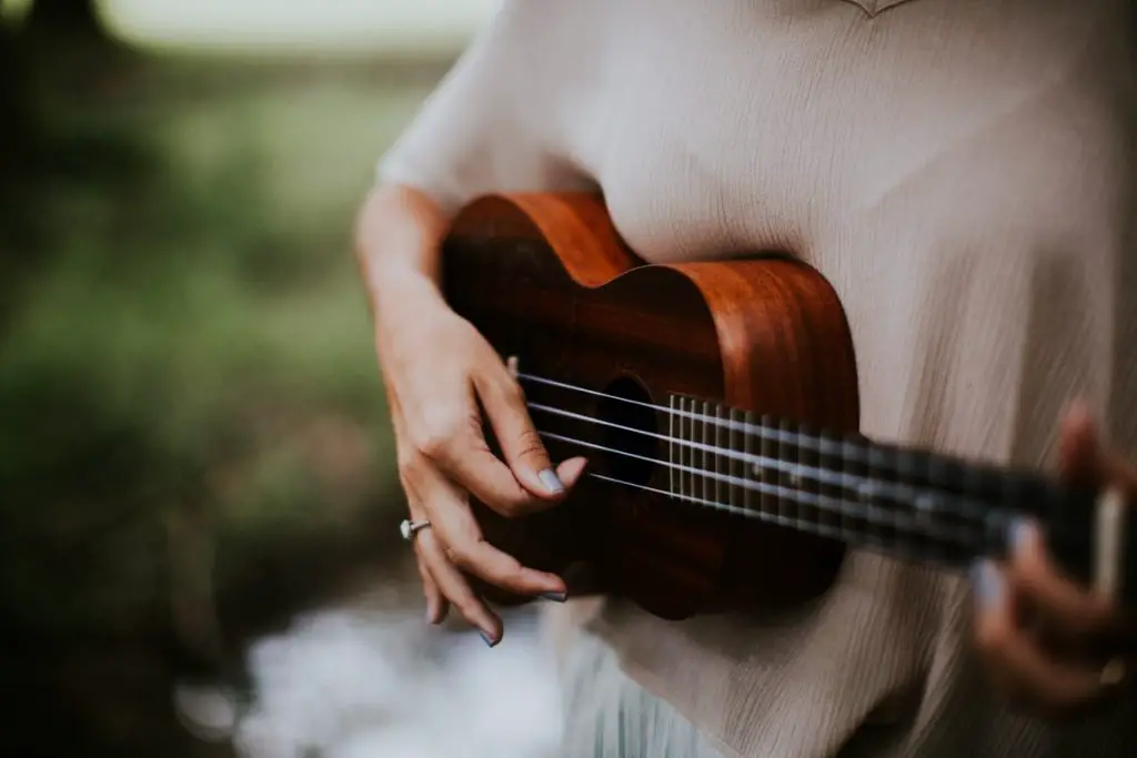 Long or Short Nails for Ukulele - Is Nail Length Important to Play the Ukulele 1