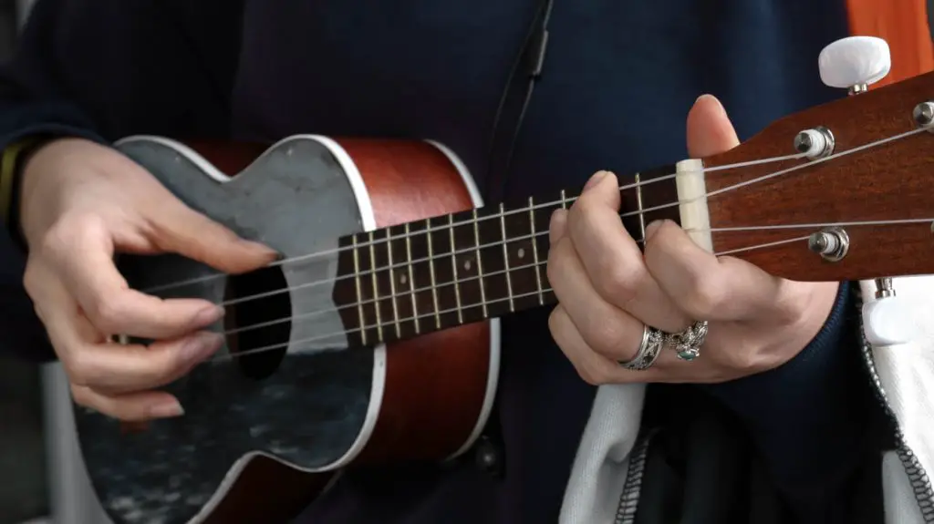 how to learn the ukulele fast