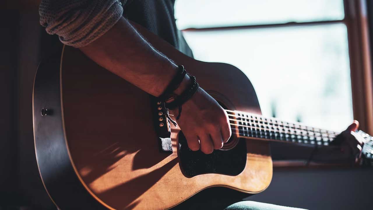 6 Annoying Aches and Pains From Playing Guitar and How to Avoid Them