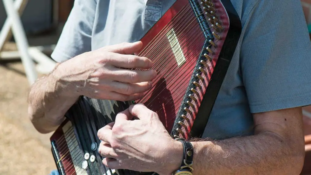 how to tune an autoharp 2 Should I Buy a New or a Secondhand Autoharp? Deciding on the Best Option for You