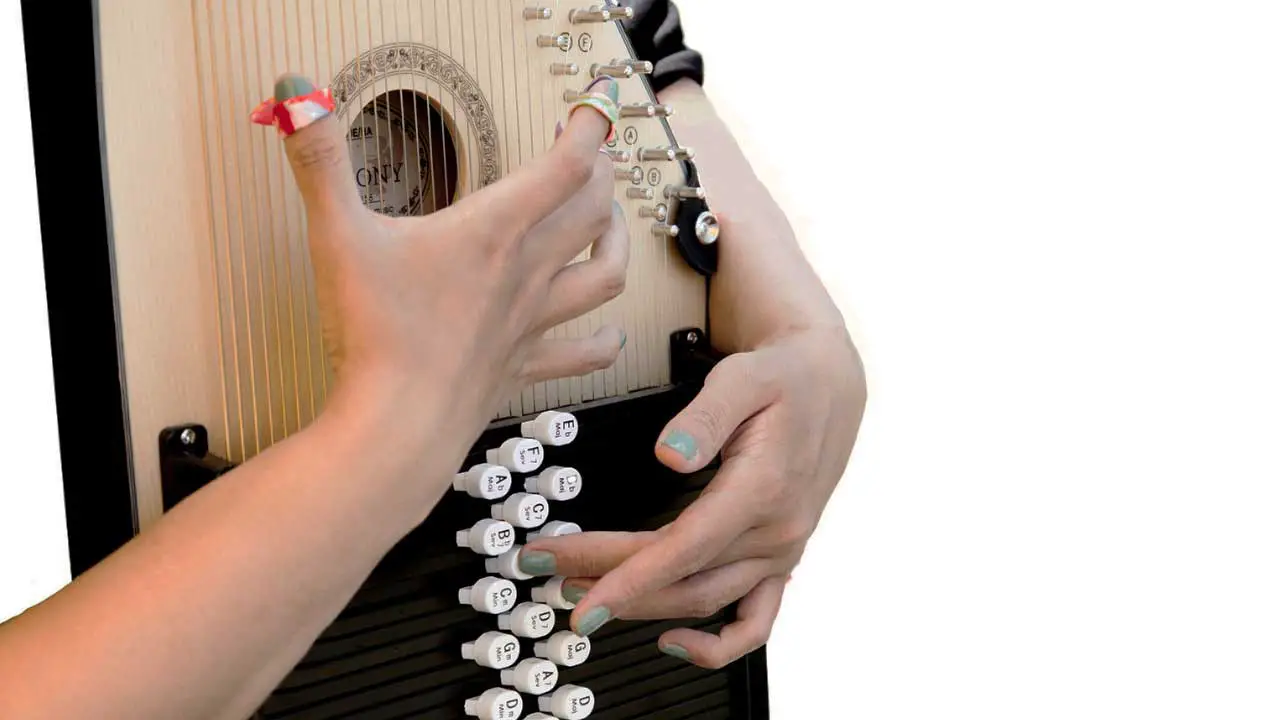 How to Play the Autoharp for Beginners: Top Tips for Getting Started ...