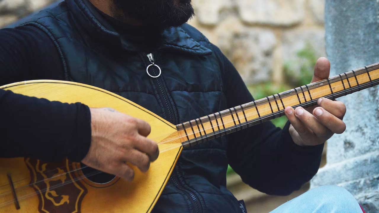 How to Buy a Mandolin for a Beginner